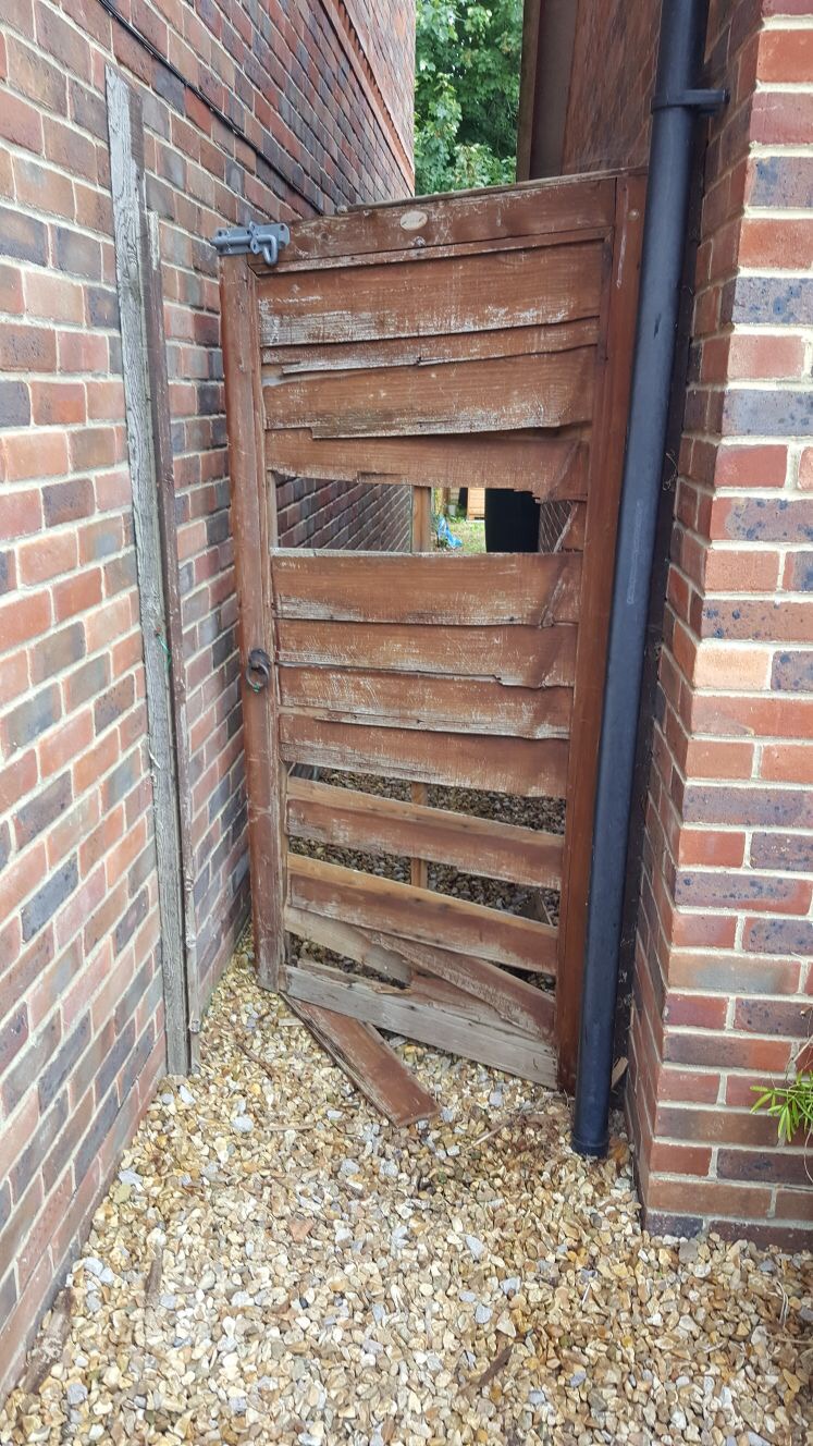 Gates and Fencing Isle of Wight Gate Builders Fences IOW